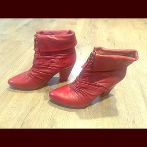 Red Earthie heels!